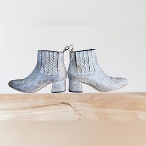 FREEBIRD Snake Pattern Dane ankle boots sz.8